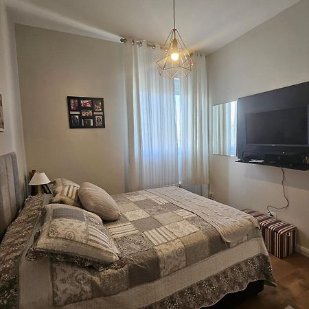 Apartamentos Na Praia Do Gonzaga Frente Mar Com Estacionamento サントス エクステリア 写真